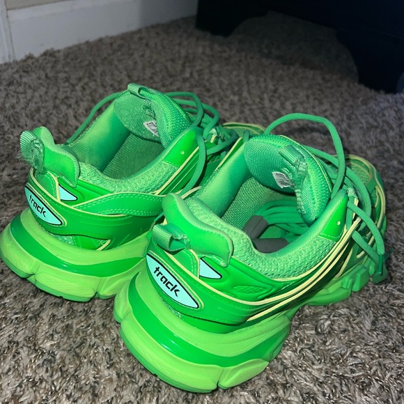 Balenciaga Track Sneaker in Green (542023W2FB53331). - Picture 4 of 5